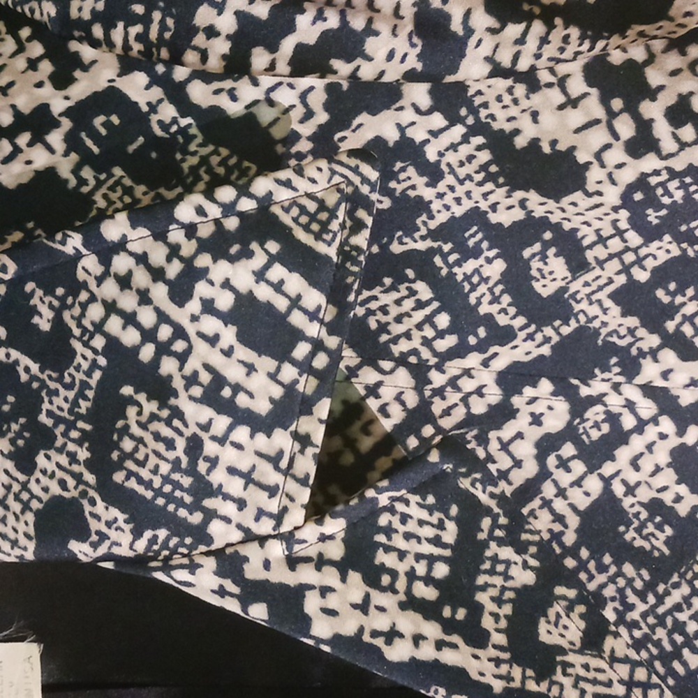 Anna Huling, Polyester, Snakeskin Patterned Duste… - image 3